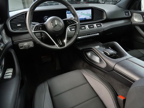 Certified 2025 Mercedes-Benz GLE 450e 4MATIC w/ AMG Line Exterior image 2