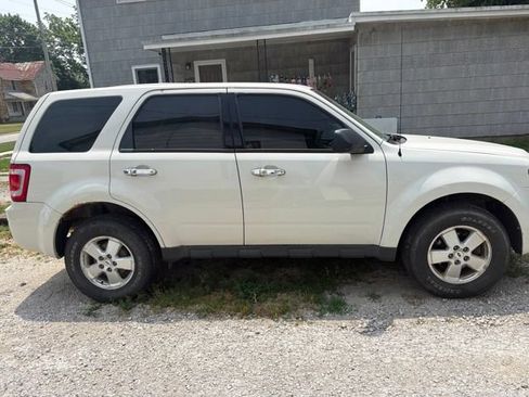 Used 2012 Ford Escape XLS AWD/4WD image 4