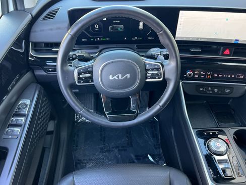 Used 2025 Kia Carnival SX Prestige image 15