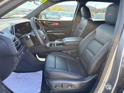 Used 2025 Chevrolet Traverse Z71 AWD/4WD image 12