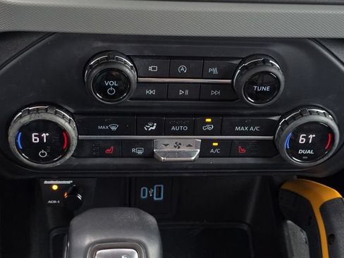 Used 2023 Ford Bronco Badlands w/ Sasquatch Package AWD/4WD image 31