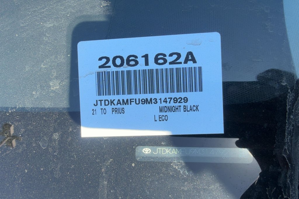 Used 2021 Toyota Prius L Eco FWD image 19