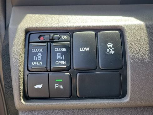 Used 2016 Honda Odyssey Touring Elite image 20