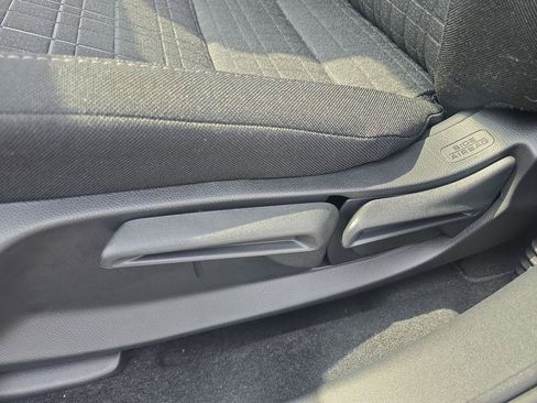 New 2027 Honda HR-V LX image 9