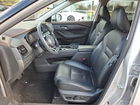 Used 2021 Nissan Rogue SV AWD/4WD image 14