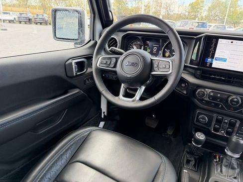 Used 2024 Jeep Wrangler High Altitude AWD/4WD image 7