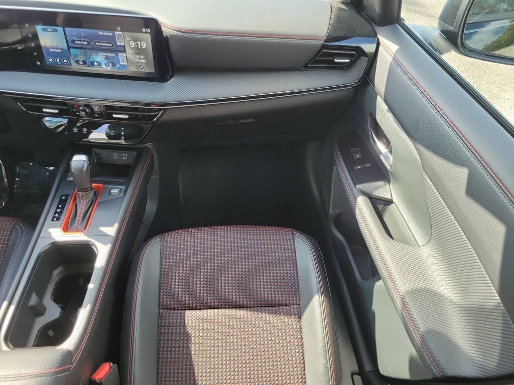 Certified 2025 Nissan Kicks SR FWD image 20