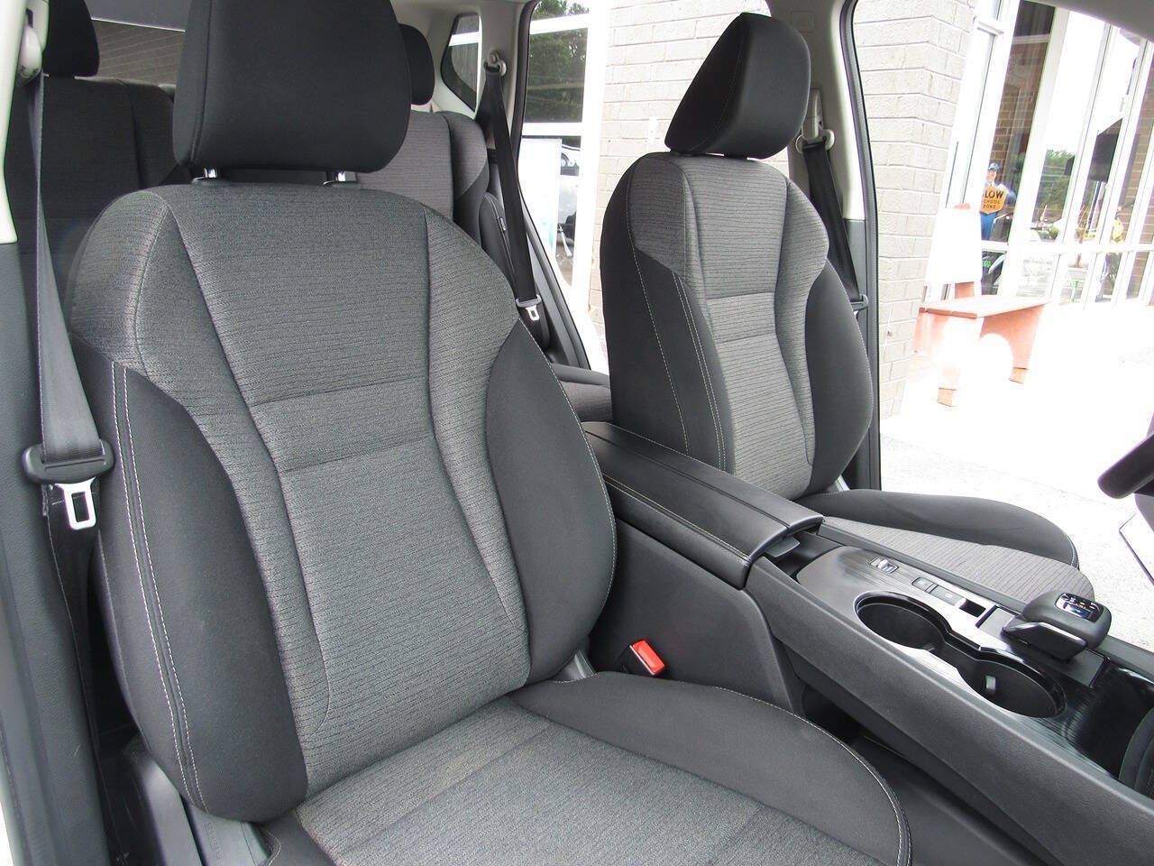 Used 2021 Nissan Rogue SV FWD image 25