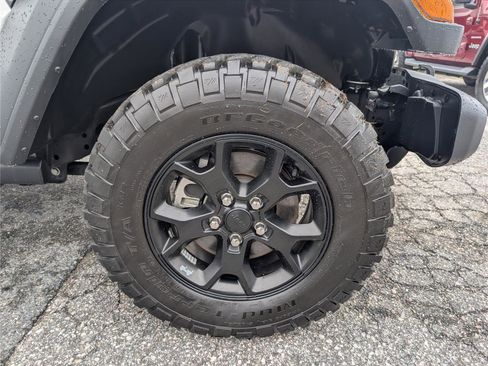Used 2022 Jeep Wrangler Unlimited Sport AWD/4WD image 9