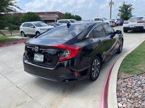 Used 2018 Honda Civic EX image 4