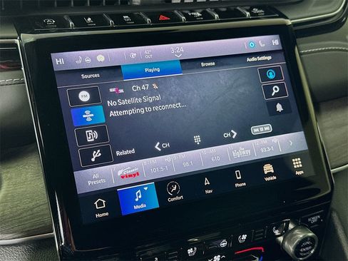 Used 2022 Jeep Grand Cherokee Overland w/ Adv Protech Group III image 31