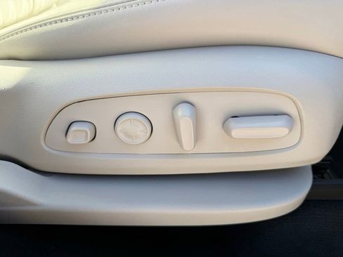 Used 2023 Buick Enclave Avenir w/ Avenir Technology Package image 29