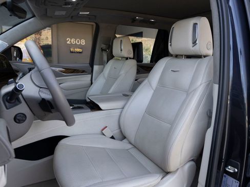 Used 2023 Cadillac Escalade Sport Platinum AWD/4WD image 13