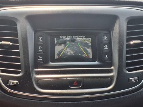Used 2015 Chrysler 200 Limited FWD image 17