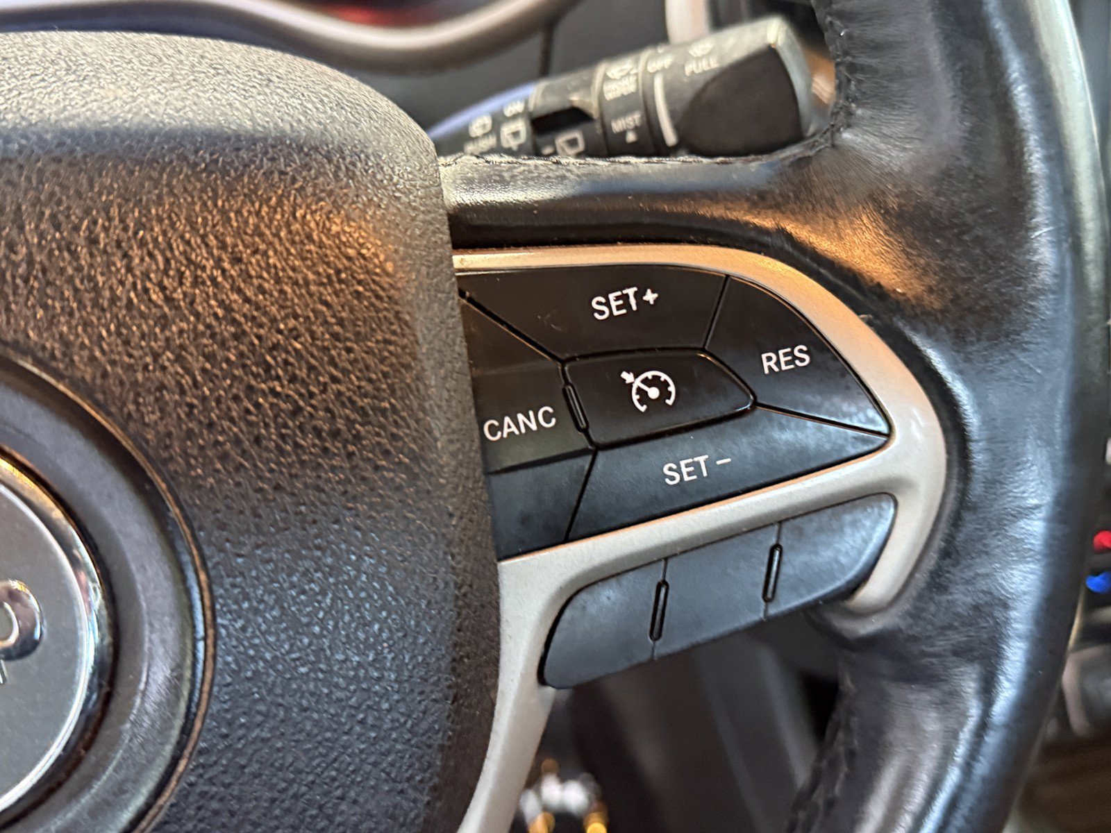 Used 2017 Jeep Cherokee Limited AWD/4WD image 23