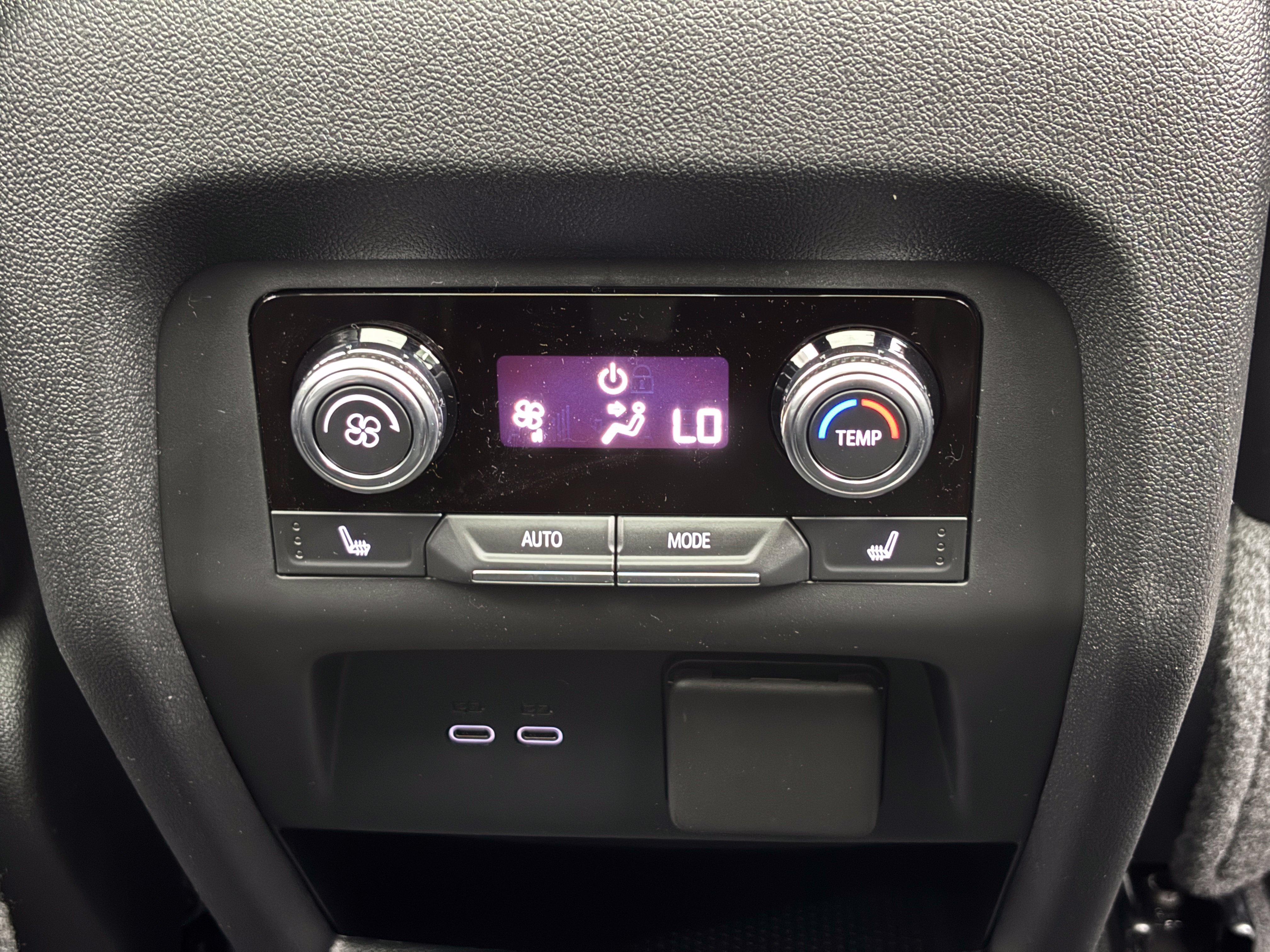 New 2027 GMC Acadia Elevation w/ Elevation Premium Package AWD/4WD image 8