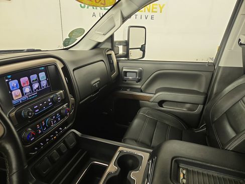 Used 2019 GMC Sierra 2500 Denali w/ Duramax Plus Package image 21