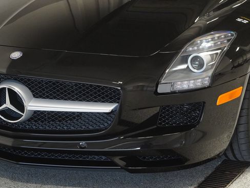 Used 2011 Mercedes-Benz SLS AMG Coupe image 7