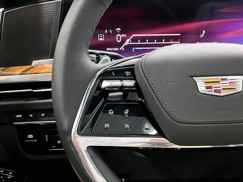 Used 2025 Cadillac Escalade Sport Platinum w/ LPO, Floor Liner Package AWD/4WD image 21