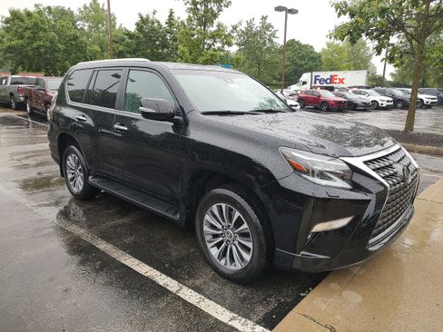 Used 2022 Lexus GX 460 Luxury w/ Accessory Package AWD/4WD image 3