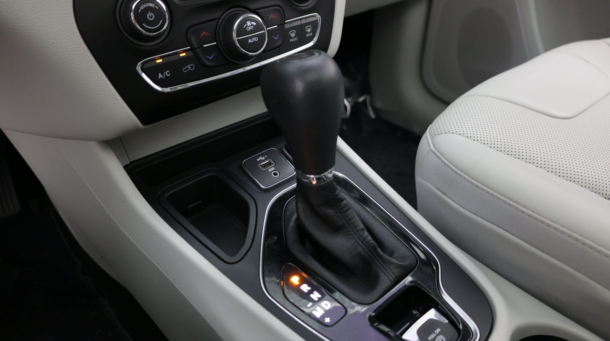 Used 2021 Jeep Cherokee Limited FWD image 18
