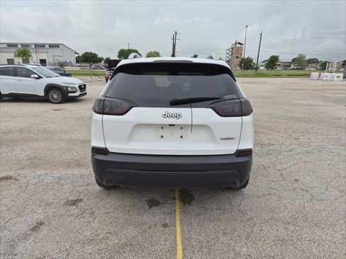 Used 2020 Jeep Cherokee Latitude FWD image 18