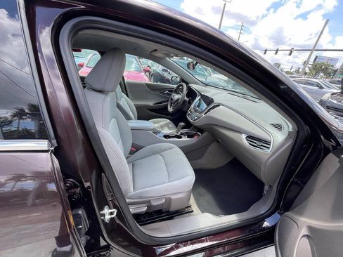 Used 2020 Chevrolet Malibu LT FWD image 15