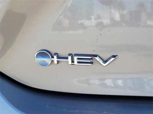 Used 2025 Toyota Camry SE image 24