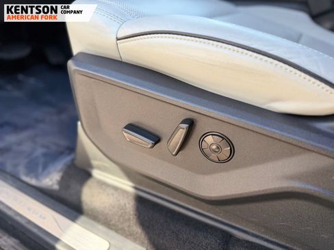 Used 2025 Ford Expedition Max Platinum w/ Platinum Ultimate Package AWD/4WD image 27