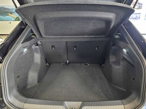 Used 2023 Volkswagen ID.4 2WD image 15