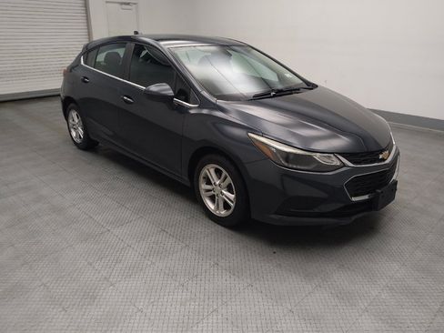 Used 2018 Chevrolet Cruze LT FWD image 11