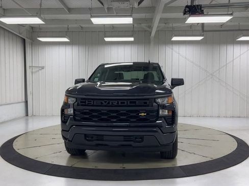 Used 2023 Chevrolet Silverado 1500 Custom AWD/4WD image 3