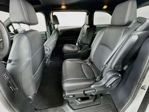 Used 2024 Honda Odyssey Sport image 18