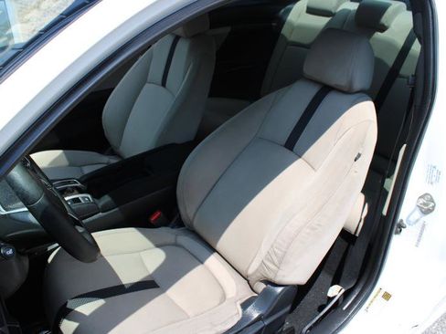 Used 2019 Honda Civic EX image 9