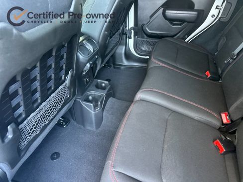 Used 2022 Jeep Wrangler Unlimited Rubicon w/ LED Lighting Group AWD/4WD image 13