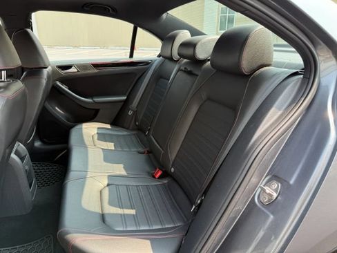 Used 2017 Volkswagen Jetta GLI FWD image 18