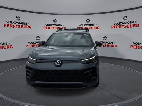 New 2026 Volkswagen Tiguan SE R-Line AWD/4WD image 3