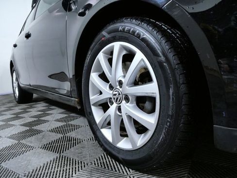 Used 2010 Volkswagen Jetta Limited Edition image 2