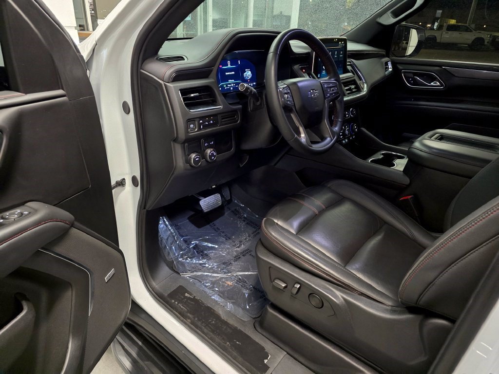 Used 2024 Chevrolet Suburban RST RWD image 18
