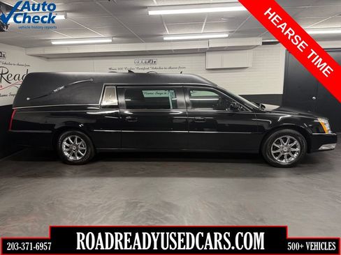 Used 2011 Cadillac DTS Limousine FWD image 1