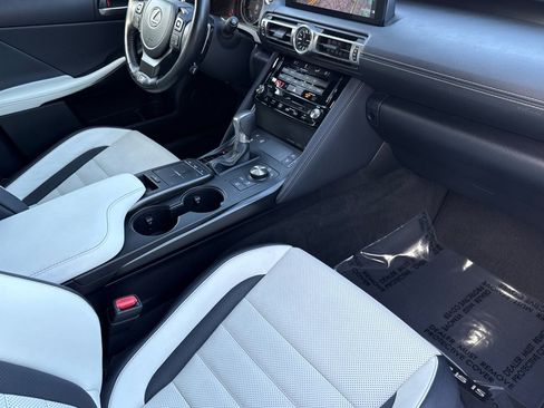 Certified 2022 Lexus IS 350 F Sport image 19