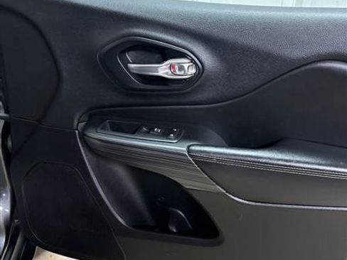 Used 2015 Jeep Cherokee Limited w/ Trailer Tow Group image 11