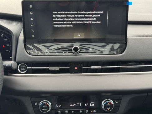 New 2025 Mitsubishi Outlander SE image 22