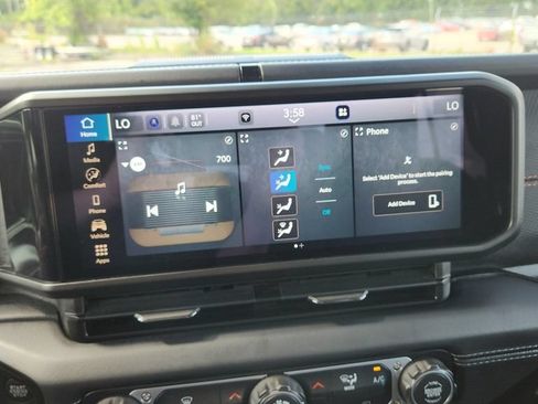 Used 2026 Jeep Gladiator Mojave AWD/4WD image 19