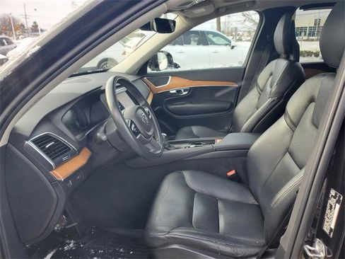 Used 2021 Volvo XC90 T6 Momentum w/ Climate Package image 15