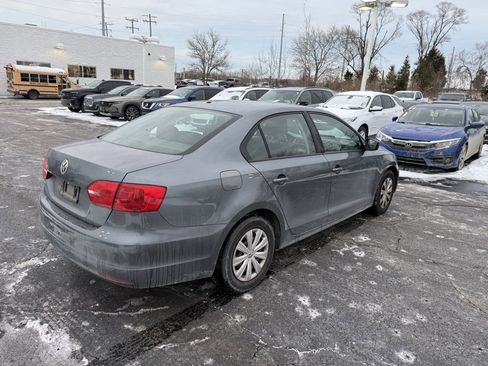 Used 2014 Volkswagen Jetta S image 3