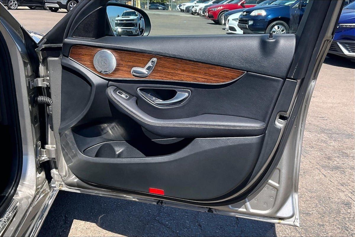 Used 2020 Mercedes-Benz C 300 Sedan w/ Premium Package image 22
