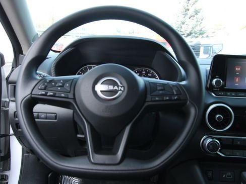 Used 2025 Nissan Sentra S image 13