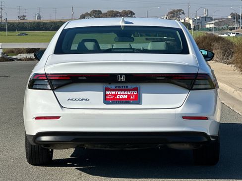 Used 2024 Honda Accord EX image 5
