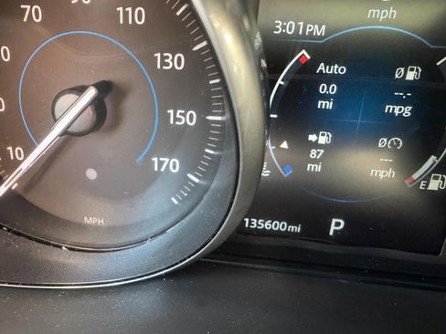 Used 2017 Jaguar F-PACE R-Sport image 21